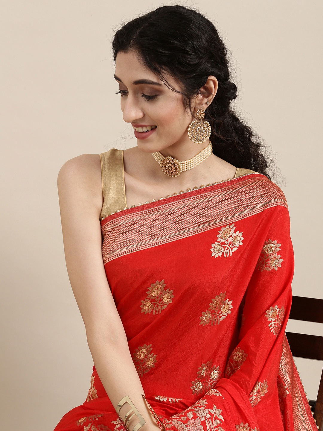 

VASTRANAND Red Floral Zari Silk Blend Banarasi Saree
