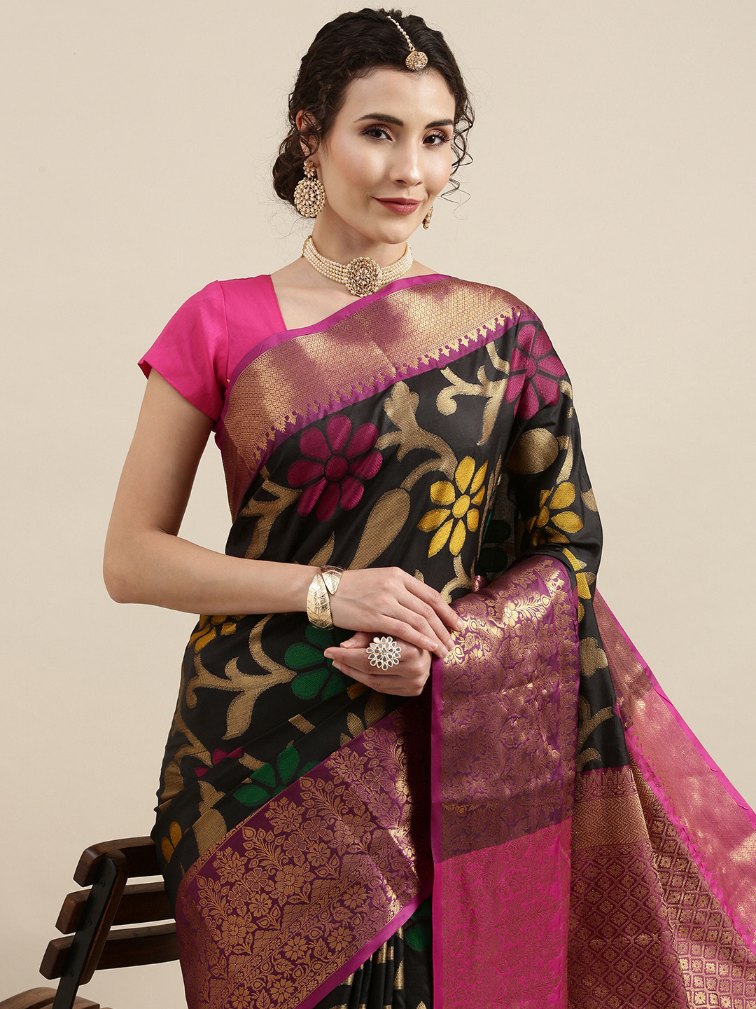 

VASTRANAND Black & Pink Woven Design Zari Silk Blend Kanjeevaram Saree