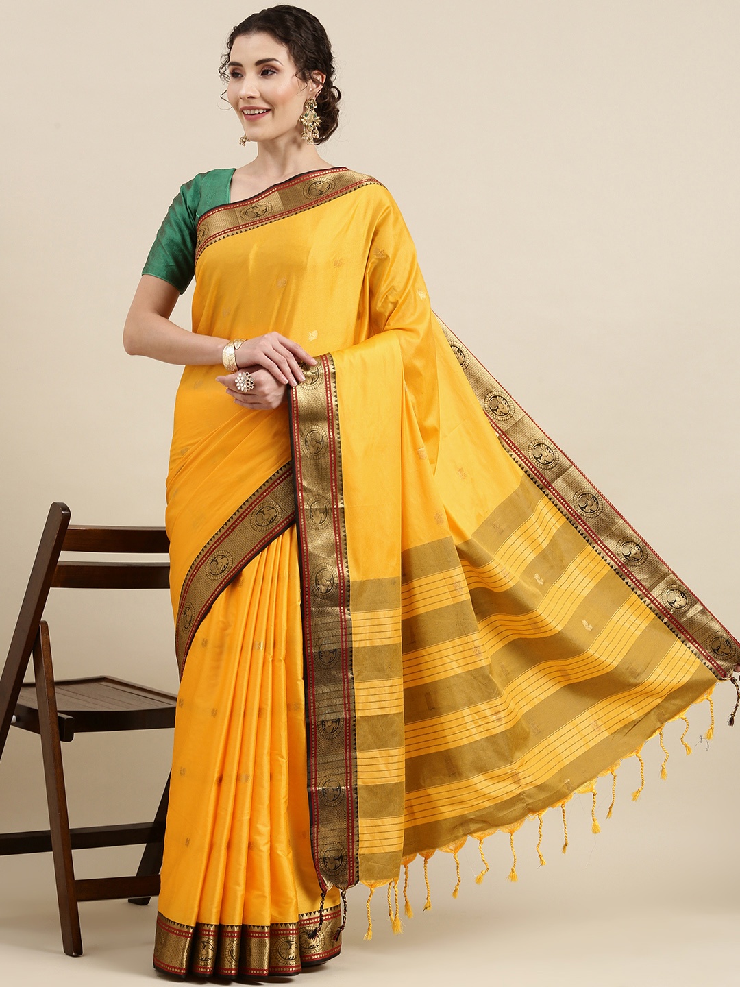 

VASTRANAND Yellow Zari Silk Cotton Paithani Saree