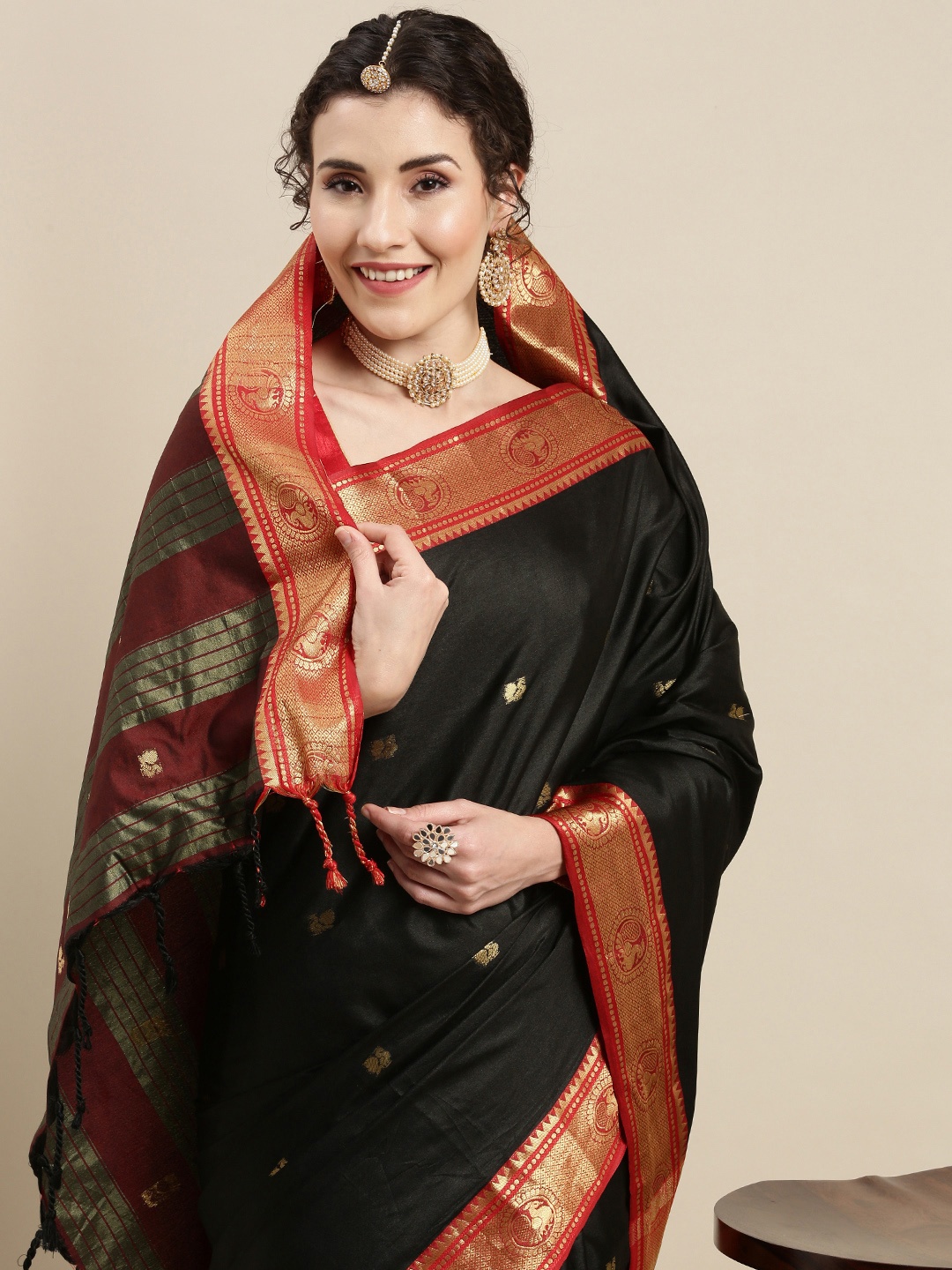 

VASTRANAND Black Zari Silk Cotton Paithani Saree