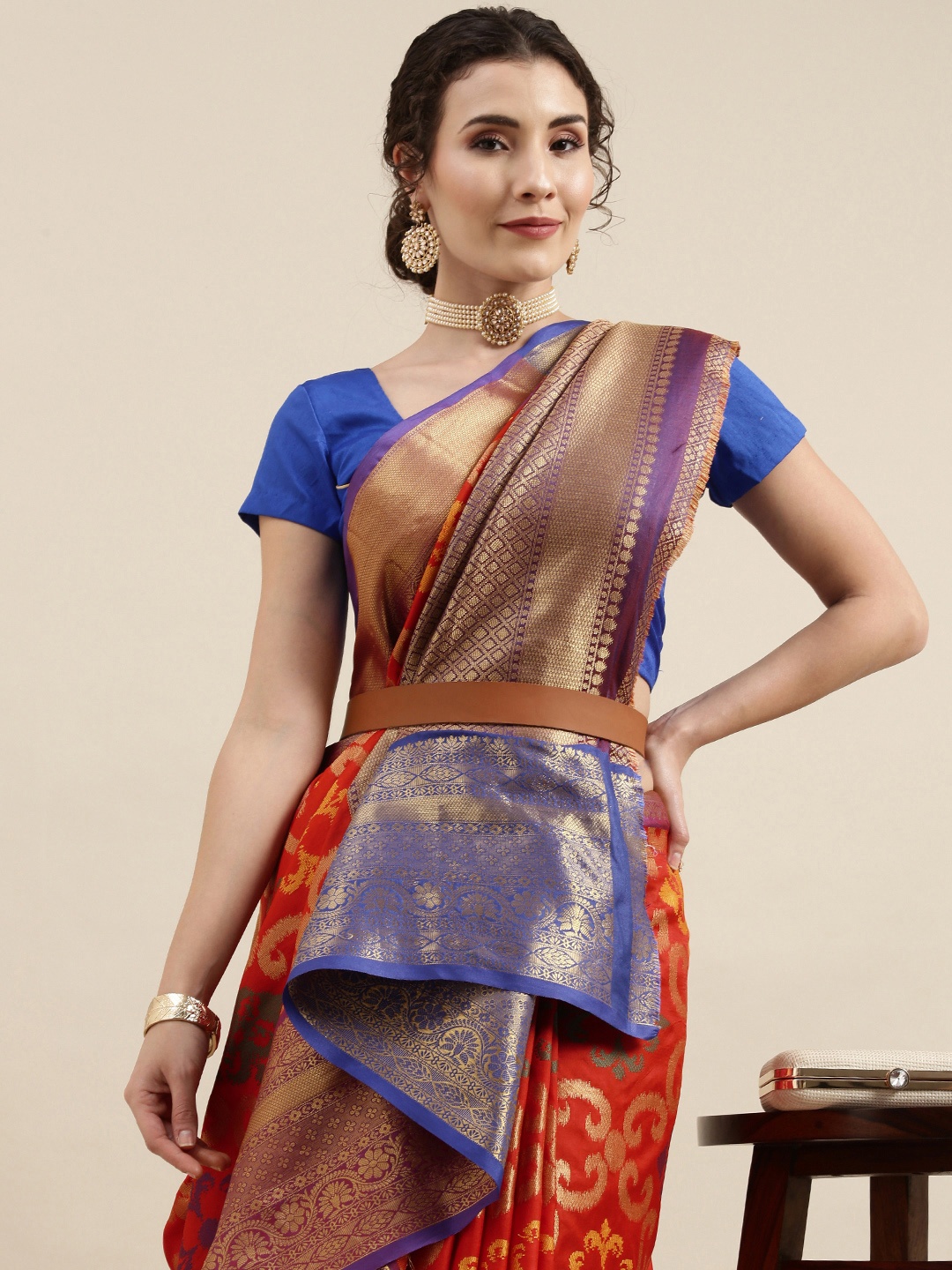 

VASTRANAND Red Ethnic Motifs Zari Silk Blend Kanjeevaram Saree