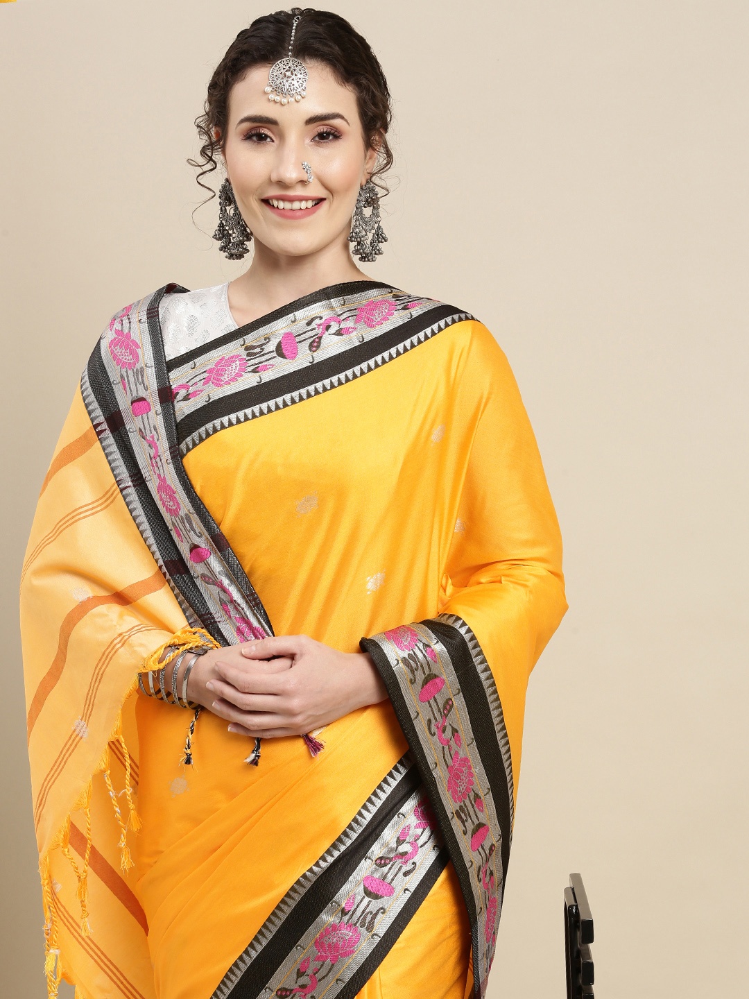 

VASTRANAND Yellow & Black Ethnic Motifs Zari Silk Cotton Paithani Saree