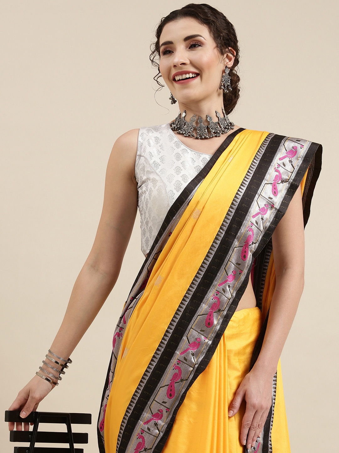 

VASTRANAND Yellow Zari Silk Cotton Paithani Saree
