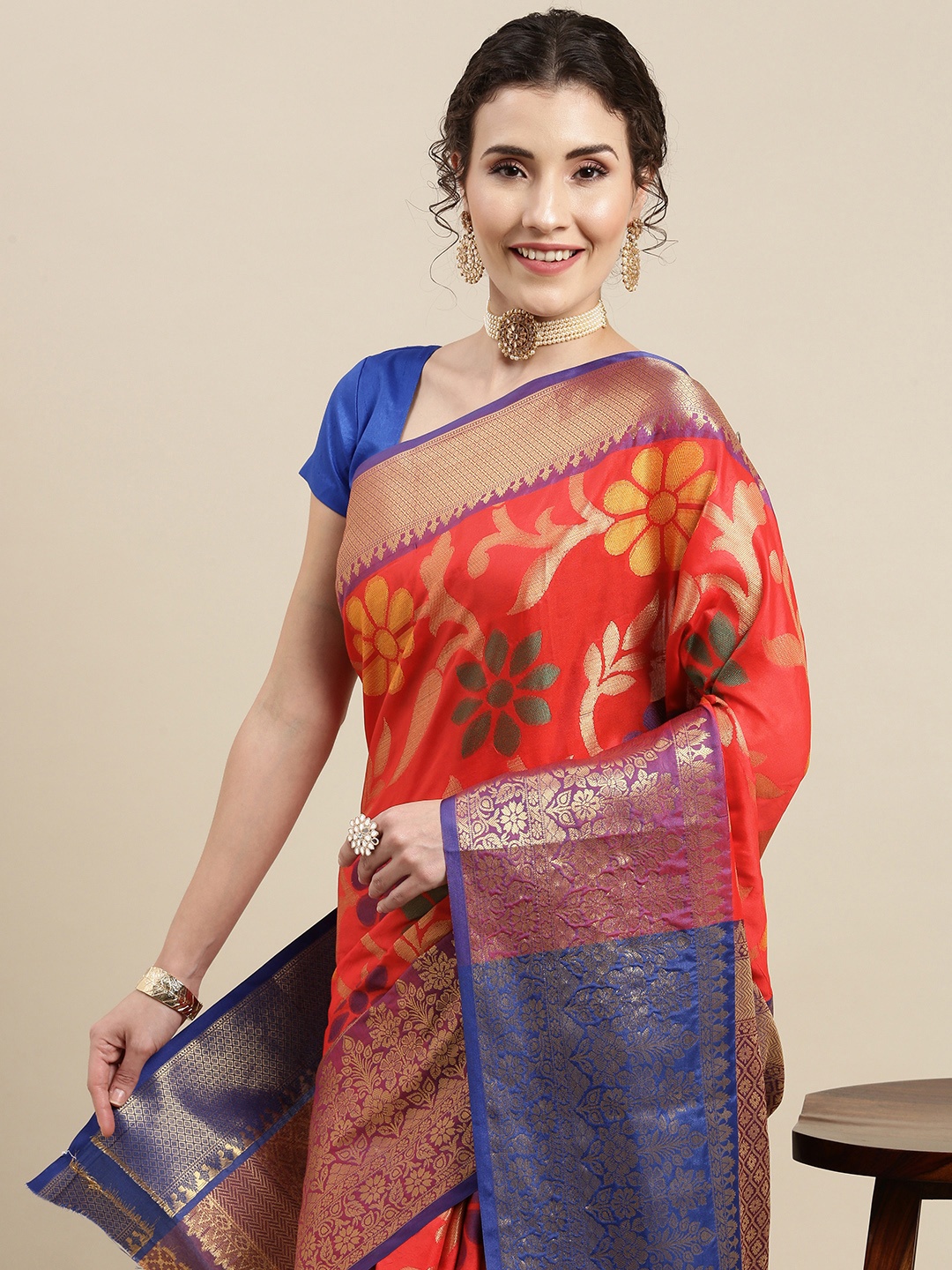 

VASTRANAND Red Woven Design Zari Silk Blend Kanjeevaram Saree