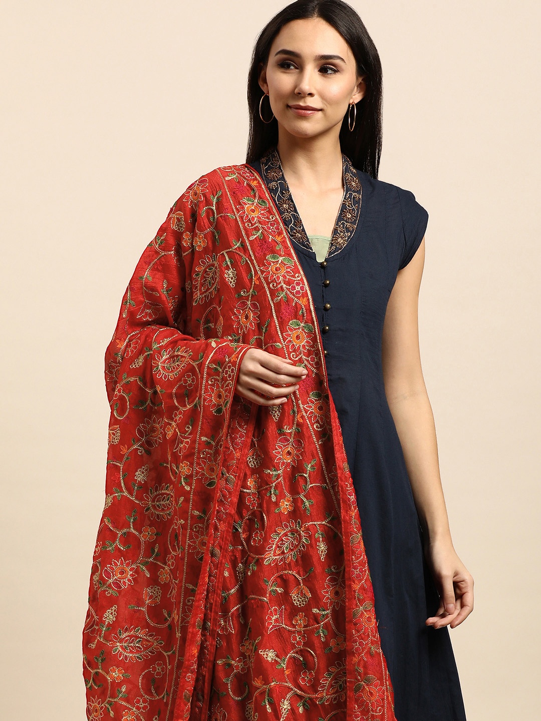 

VASTRANAND Red & Green Ethnic Motifs Embroidered Dupatta with Thread Work