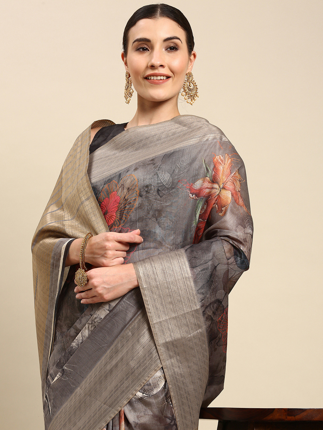 

all about you Women Grey Floral Print Saree
