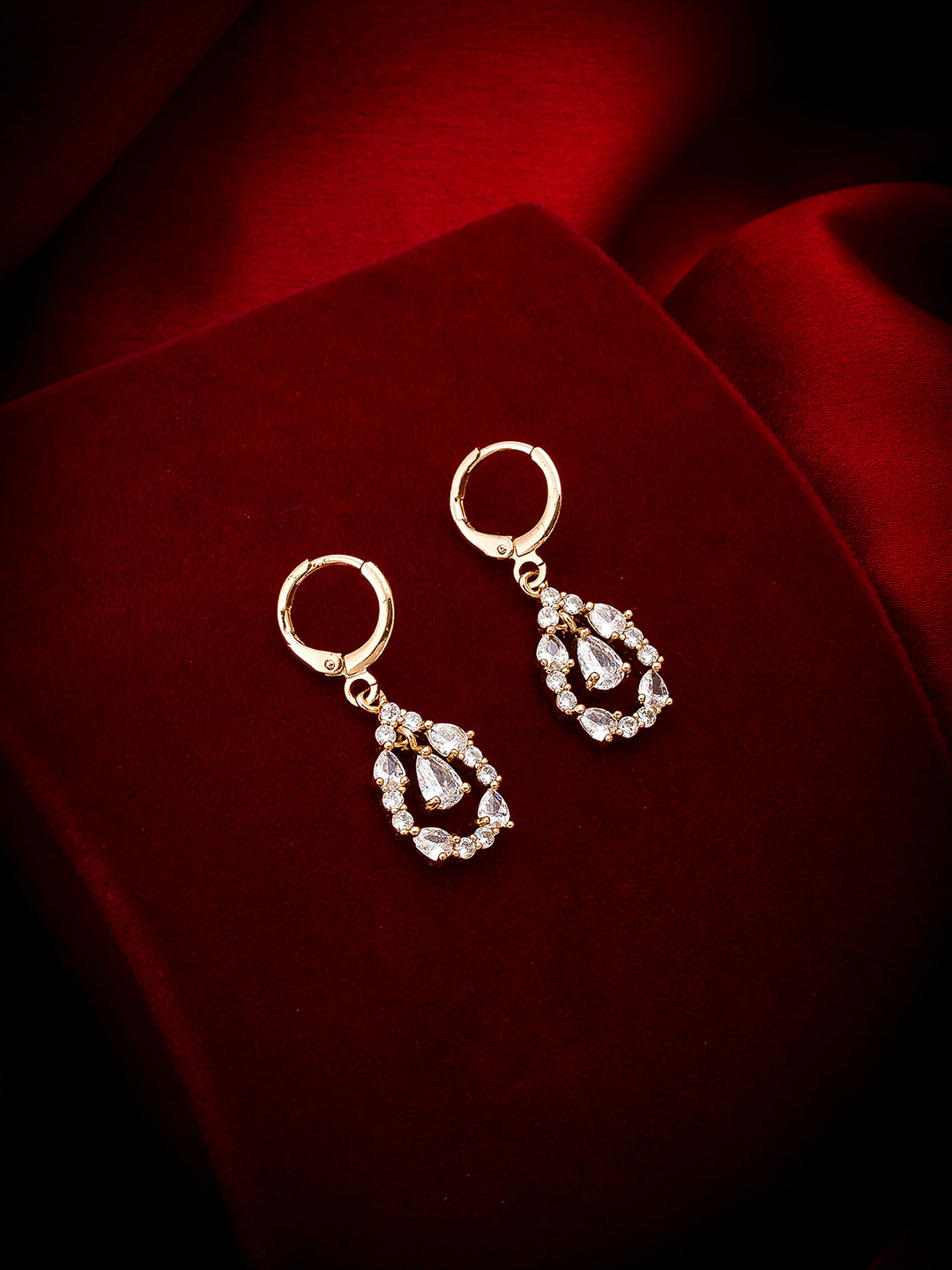 

aadita Gold-Toned Contemporary Drop Earrings