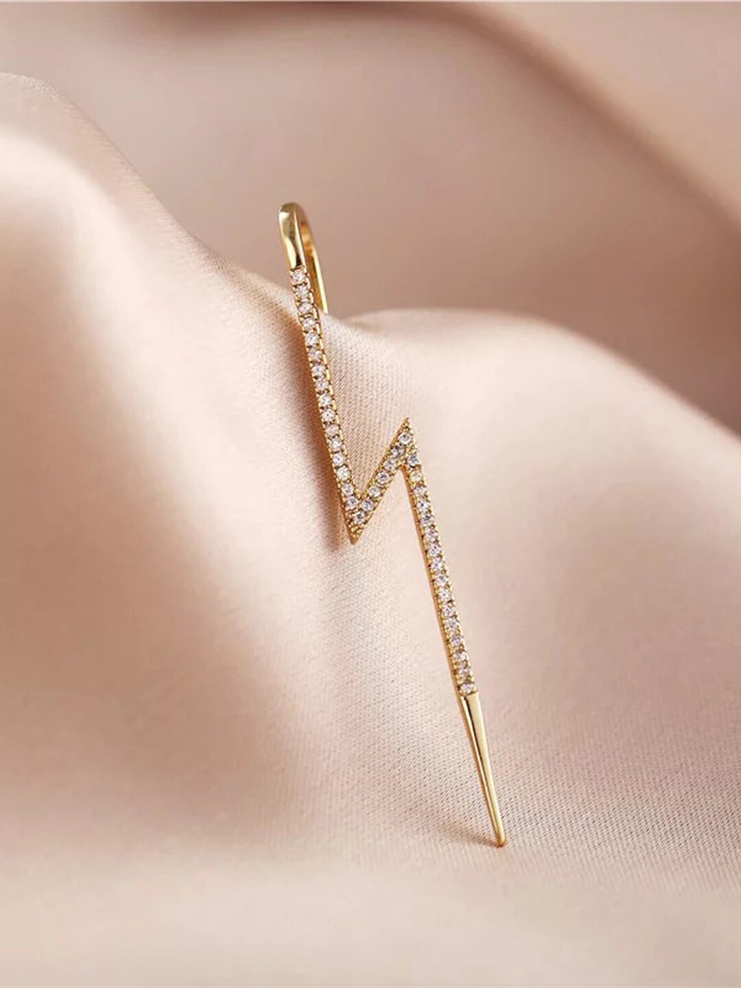 

Vembley Gold-Toned Thunderbolt Shaped Spiked Ear Cuff