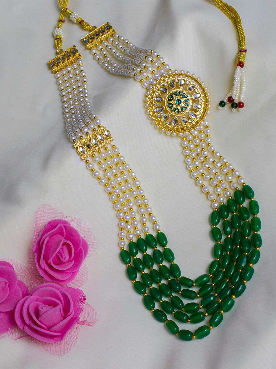 

MORKANTH JEWELLERY Woman Gold-Plated Green & White Kundan Stone-Studded Jewellery Set