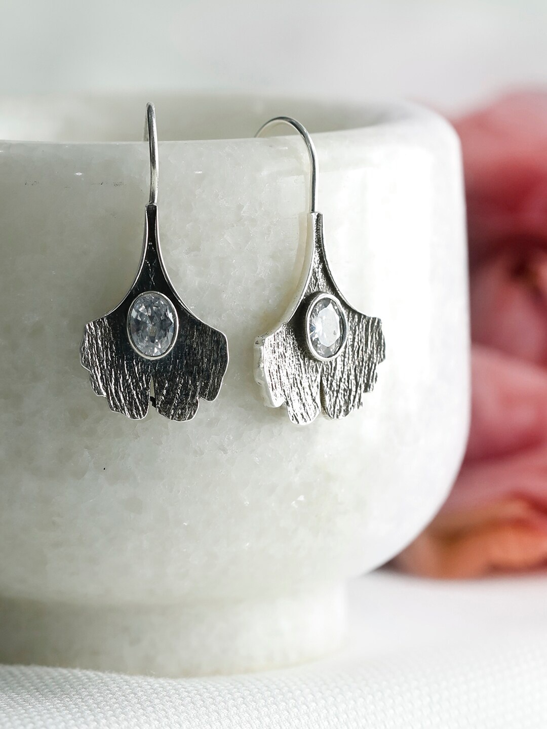 

SHEER by Priyaasi Silver-Toned 92.5 Sterling Silver Leaf Shaped Drop Earrings