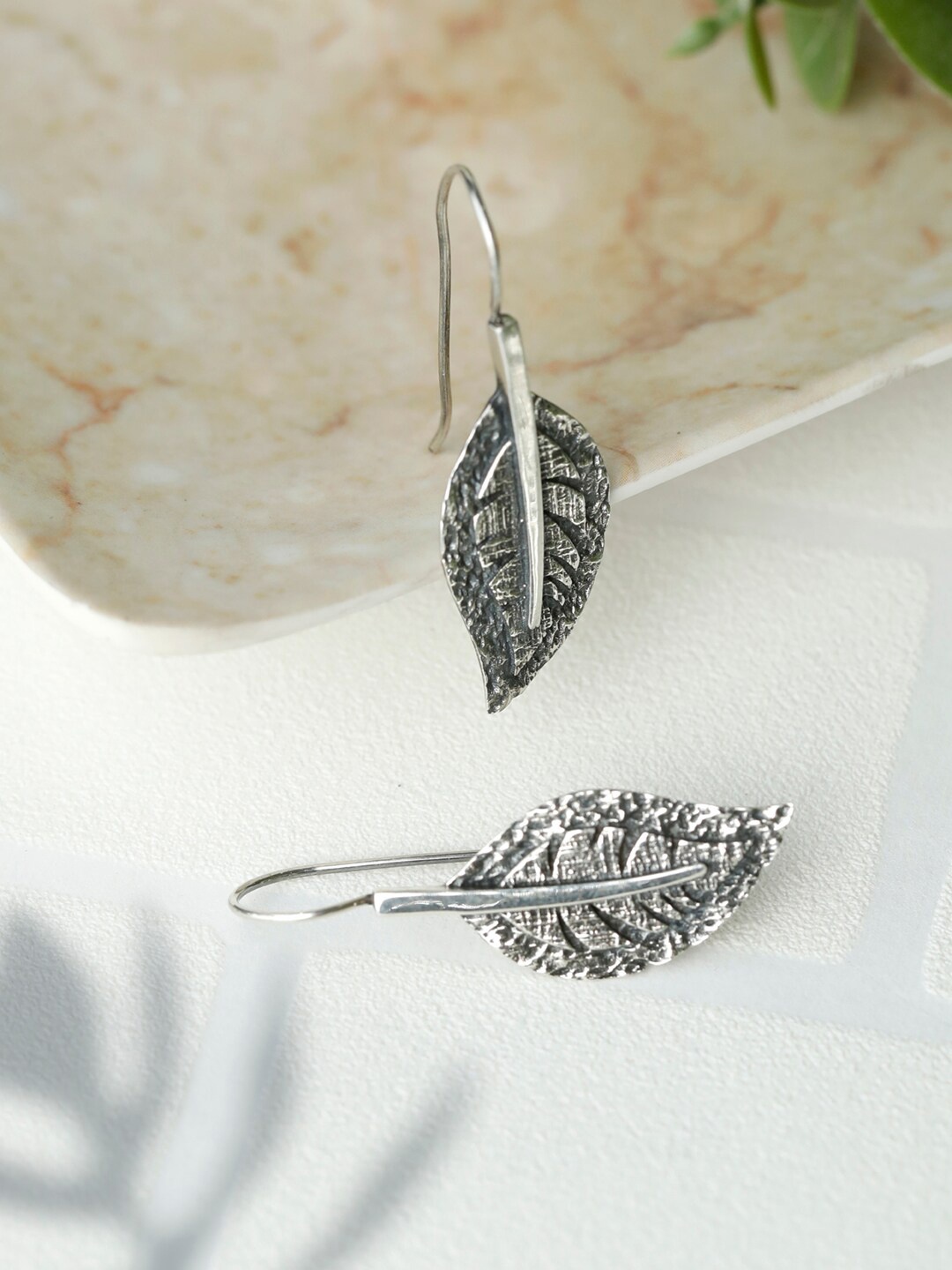 

SHEER by Priyaasi 925 Sterling Silver Leaf Shaped Oxidised Drop Earrings