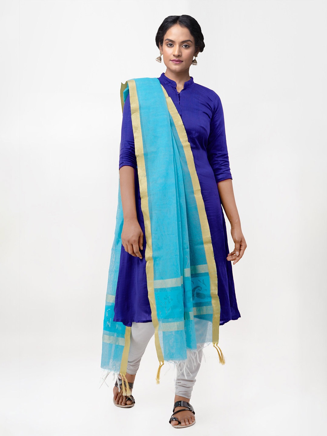 

Unnati Silks Blue & Gold-Toned Dupatta with Zari