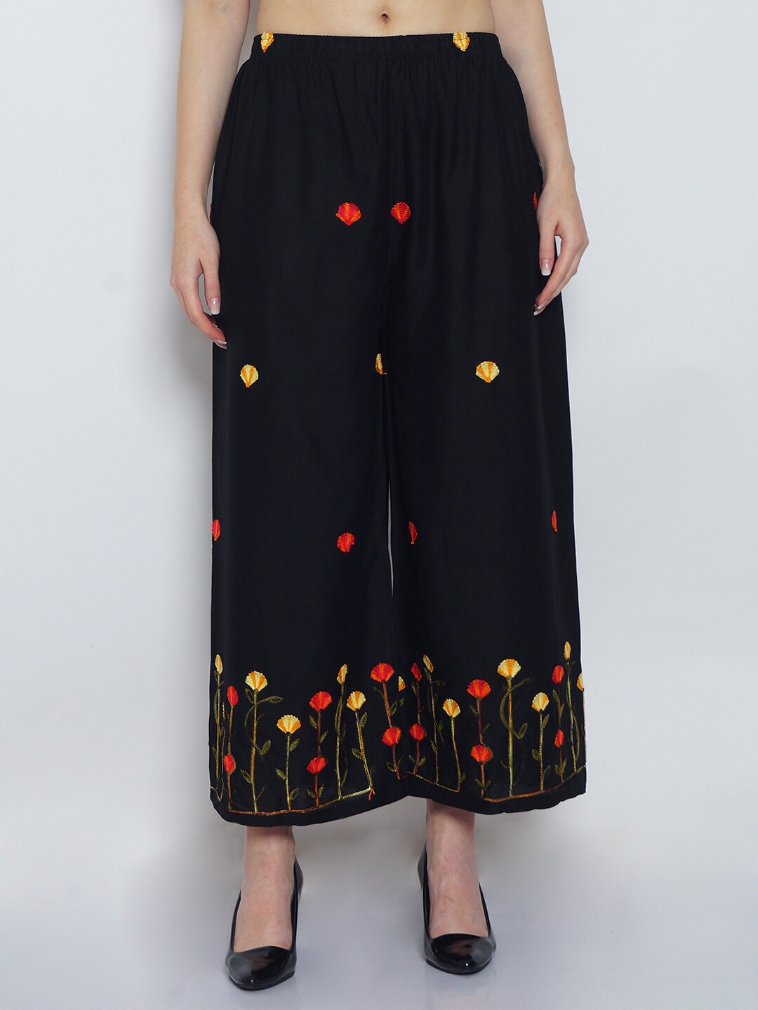 

GRACIT Women Black & Red Floral Embroidered Knitted Palazzos
