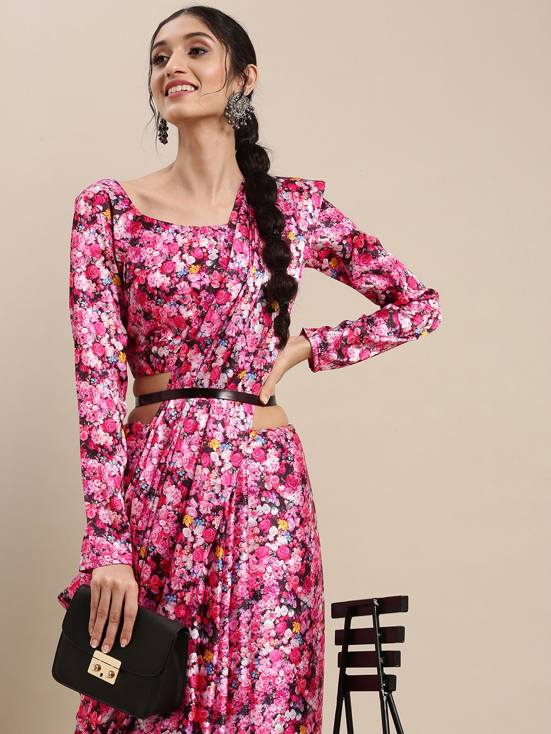 

LOOKNBOOK ART Pink & Black Floral Saree