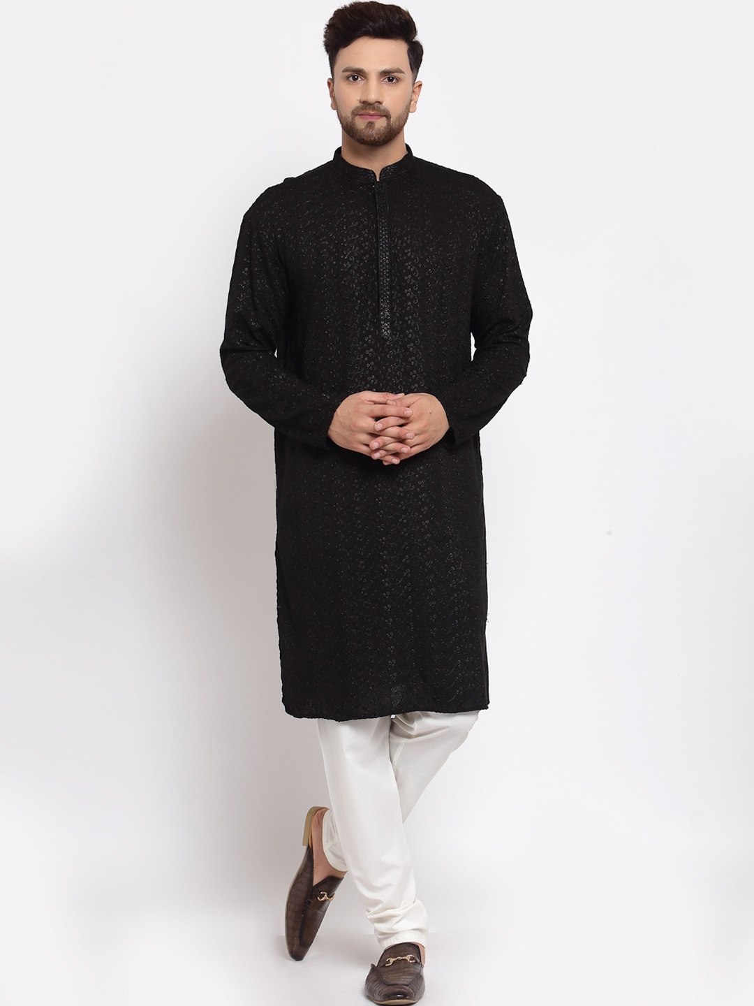 

MOHANLAL SONS Men Black Floral Embroidered Chikankari Kurta