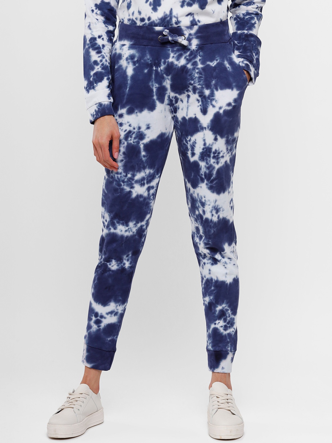 

De Moza Women Blue & White Tie and Dye Printed Relaxed Fit Pure Cotton Joggers