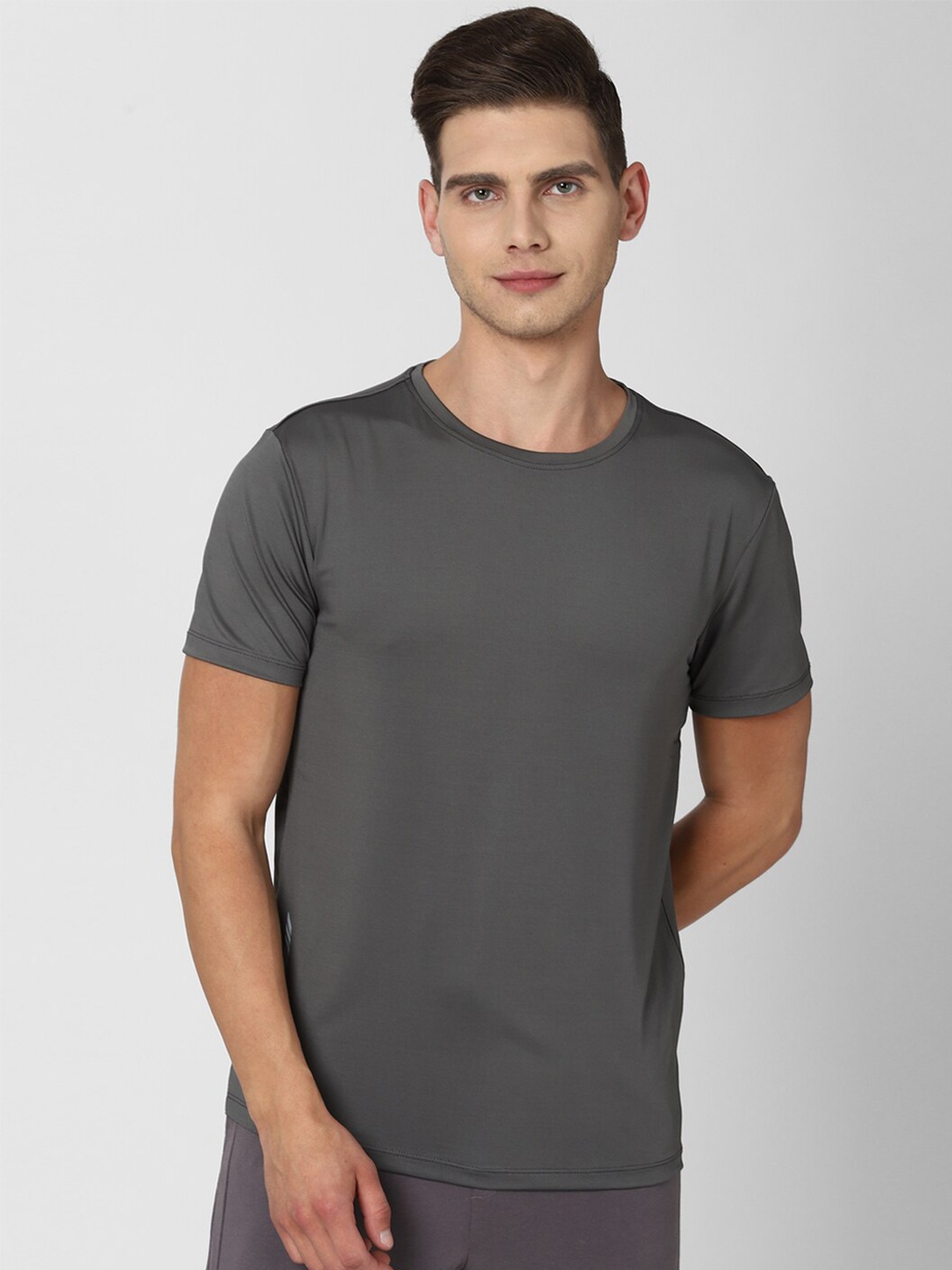 

Peter England Casuals Men Grey Raw Edge Slim Fit T-shirt