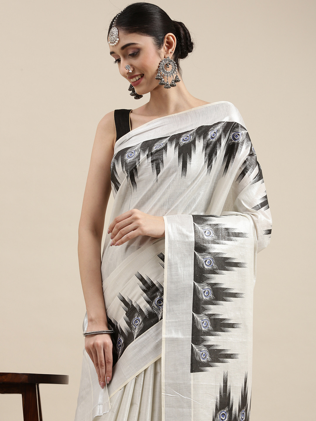 

Thara Sarees Women Off White & Black Ethnic Motifs Zari Pure Cotton Kasavu Saree