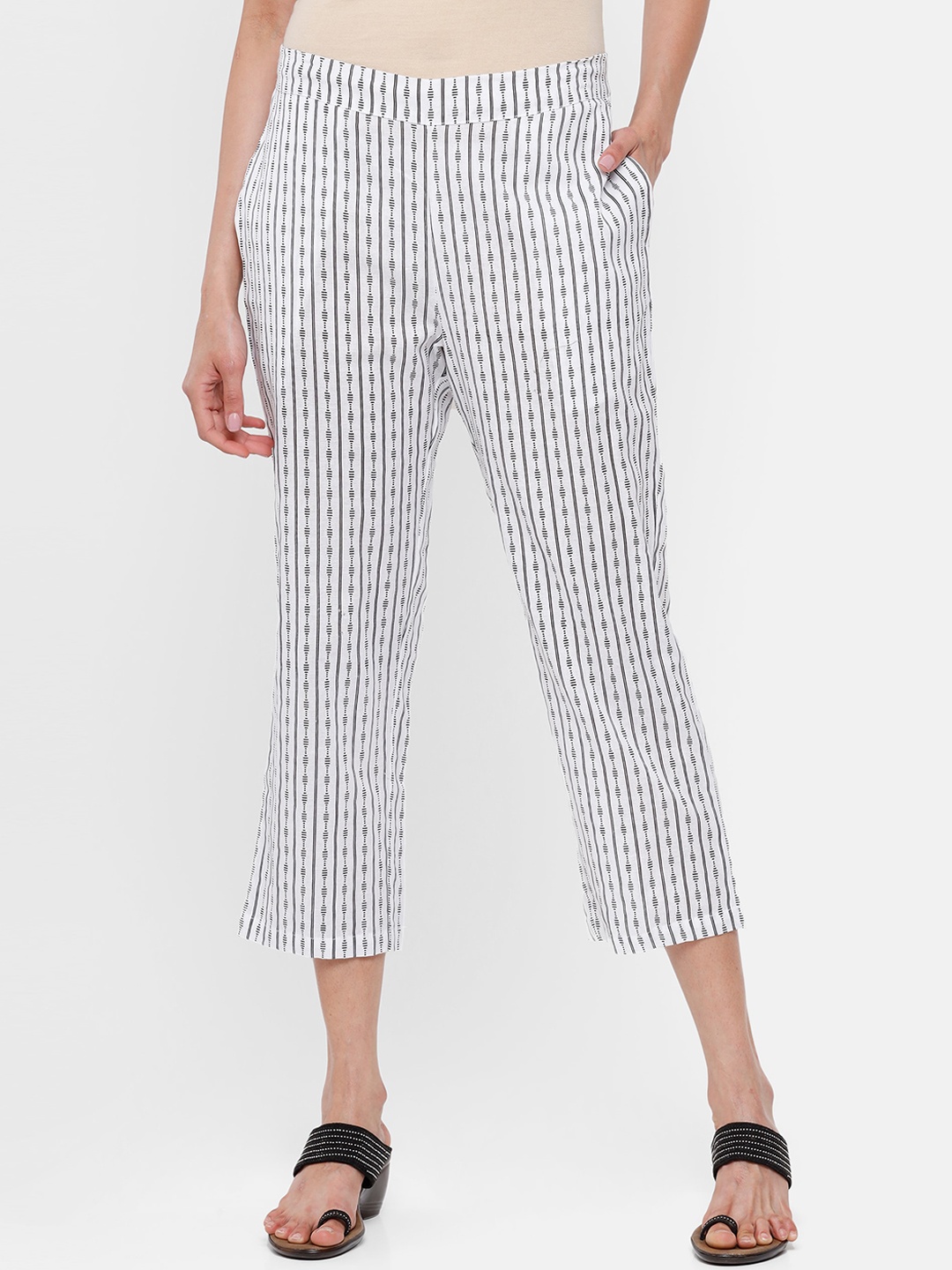 

De Moza Women Off White Printed Trousers