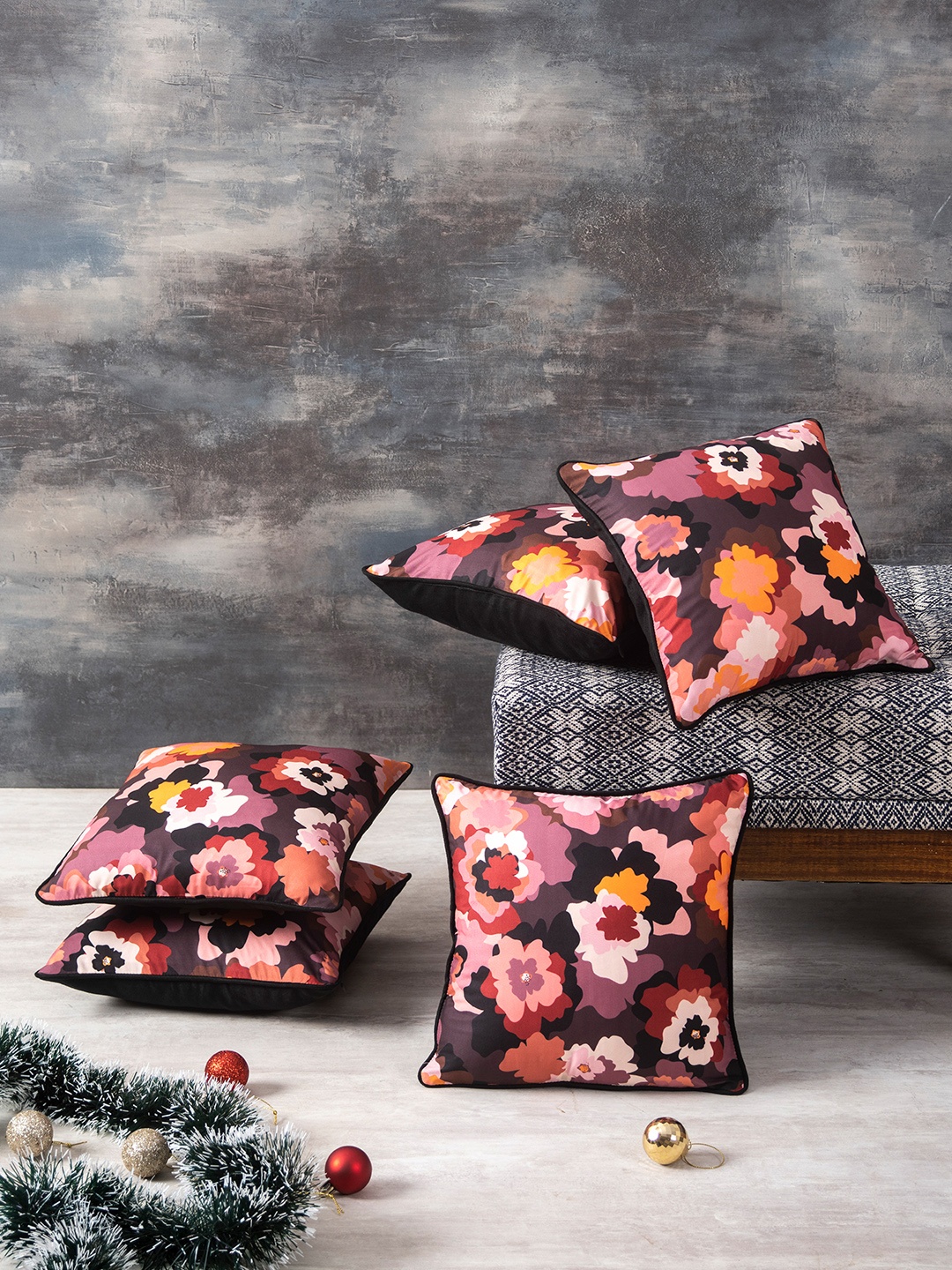 

nestroots Black & Pink Set of 5 Floral Square Cushion Covers