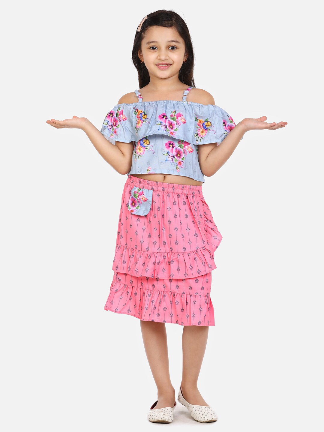 

LilPicks Girls Pink & Blue Printed Top with Shorts