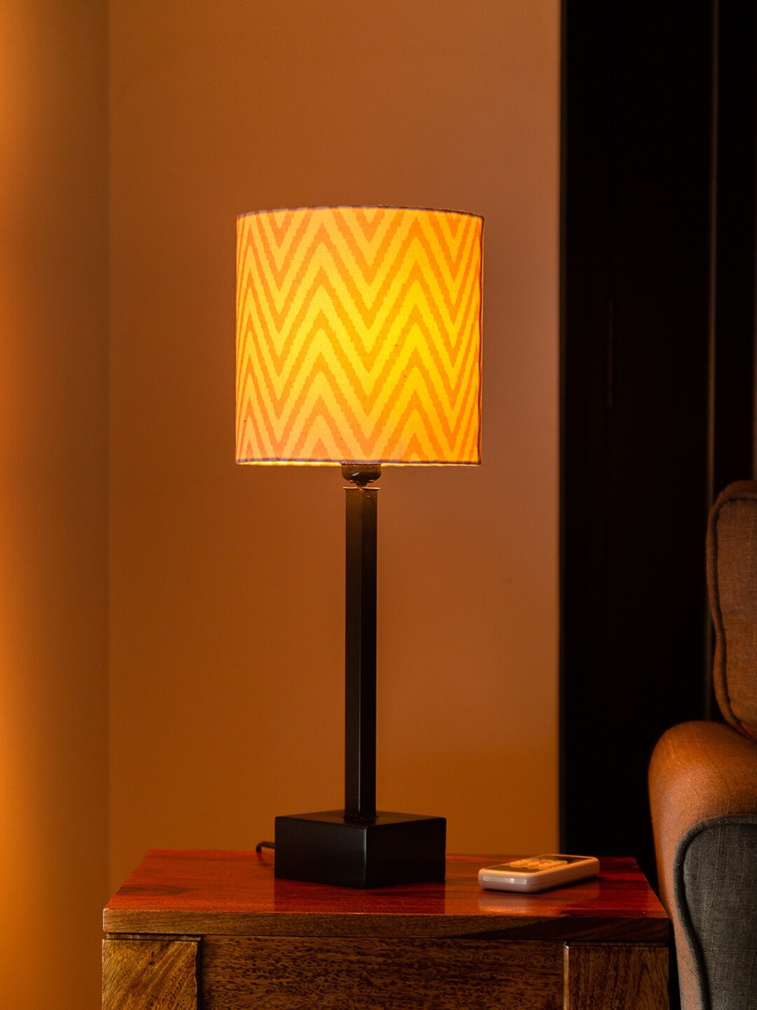 

ExclusiveLane Grey & White Handcrafted Iron Table Lamp With Shade