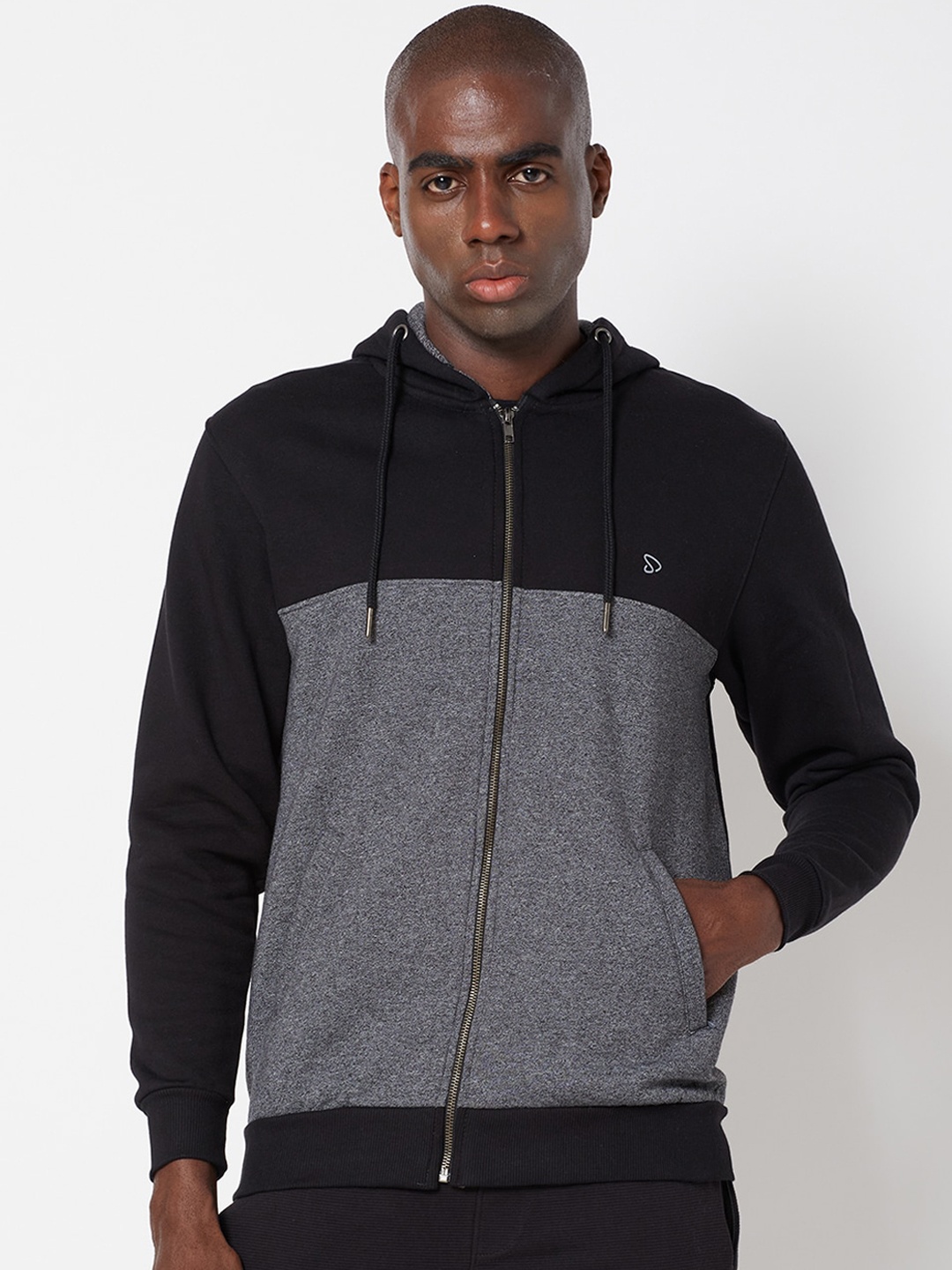 

SPORTO Men Black & Grey Melange Colourblocked Hooded Sweatshirt