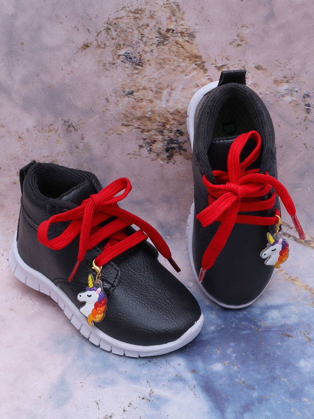 

DChica Girls Black Textured Mid-Top Sneakers