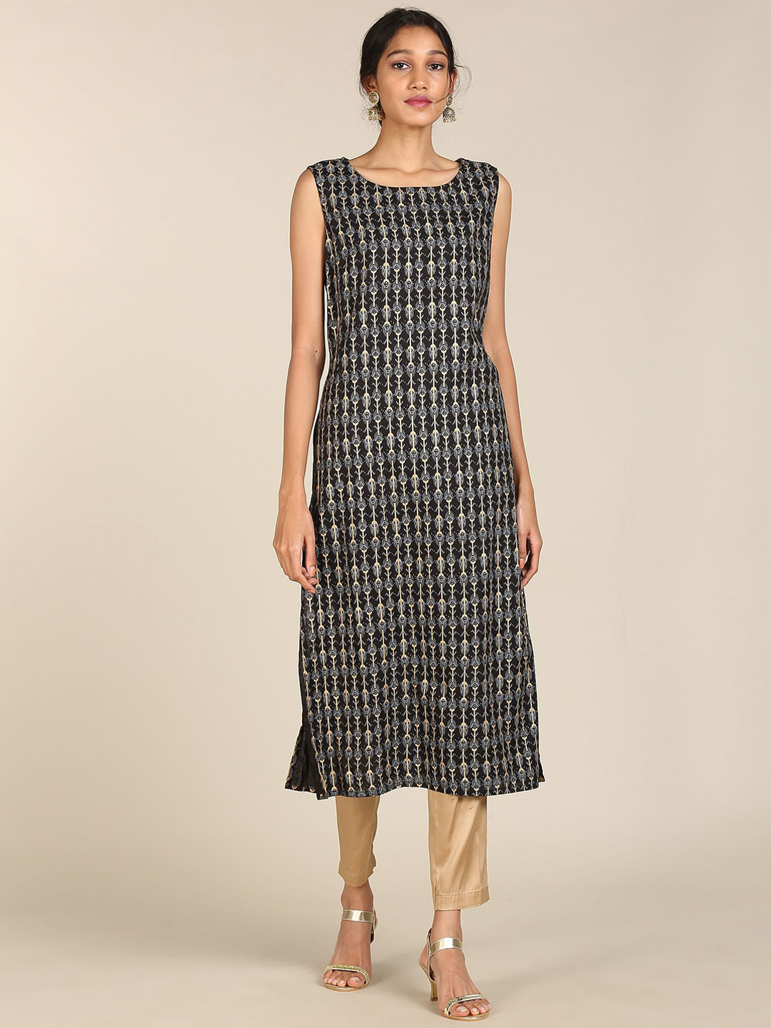 

Karigari Women Black Geometric Printed Kurta