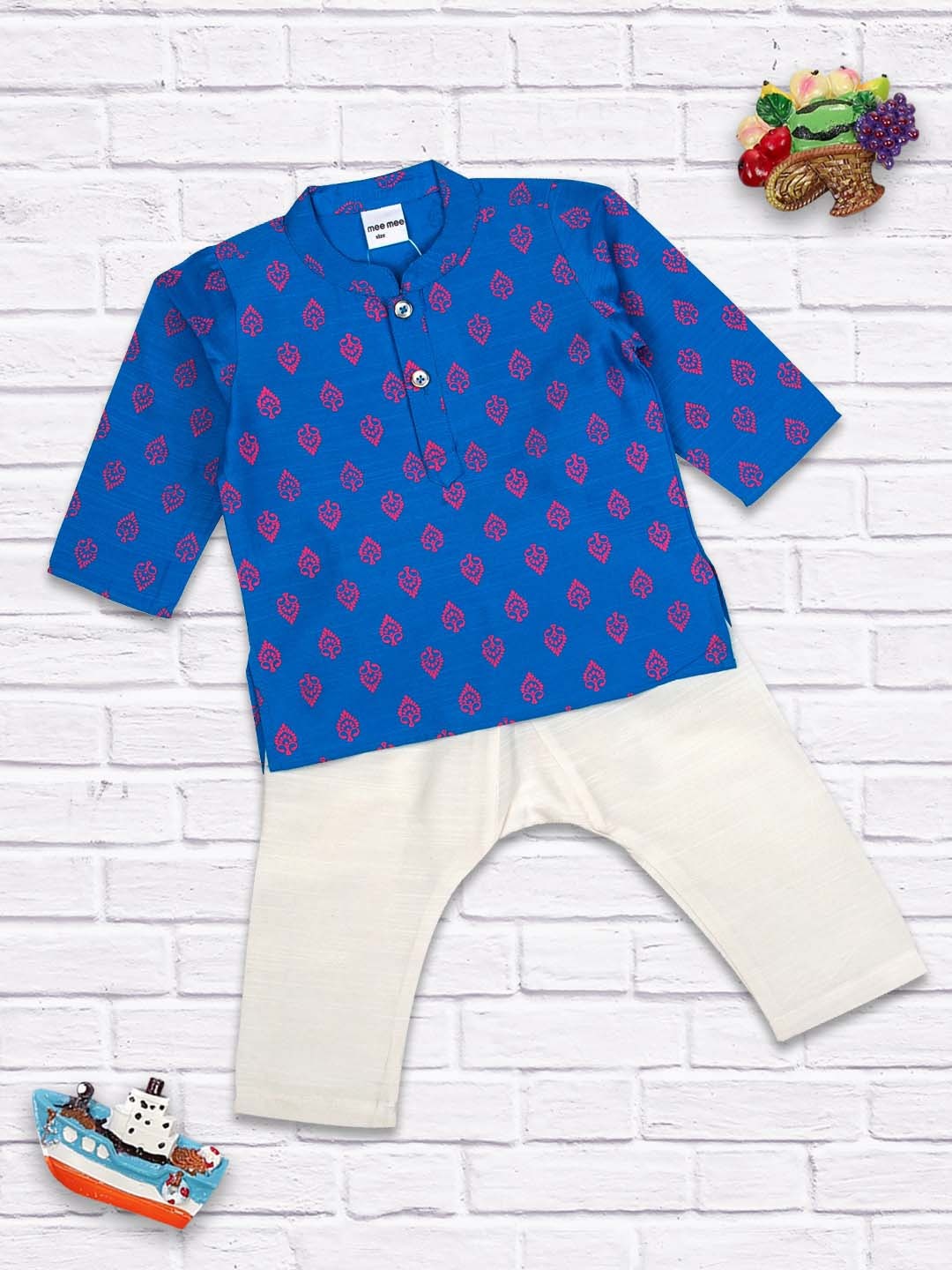 

MeeMee Boys Blue & White Printed Winter Kurta With Pyjamas