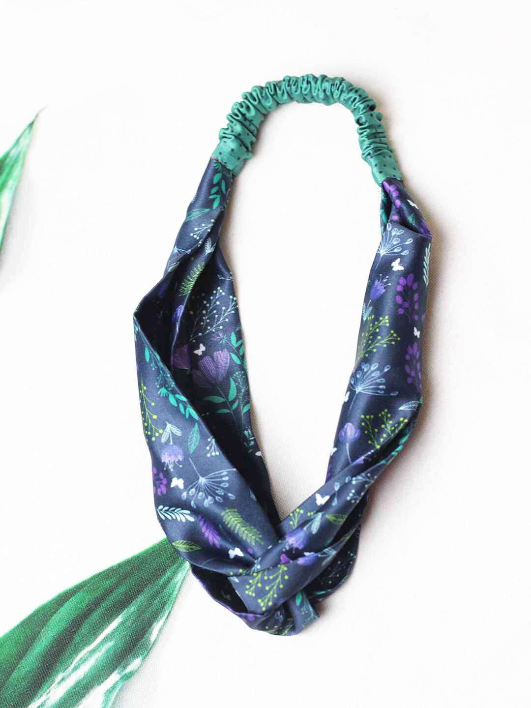 

Tossido Women Blue & Green Printed Satin Criss-Cross Headband