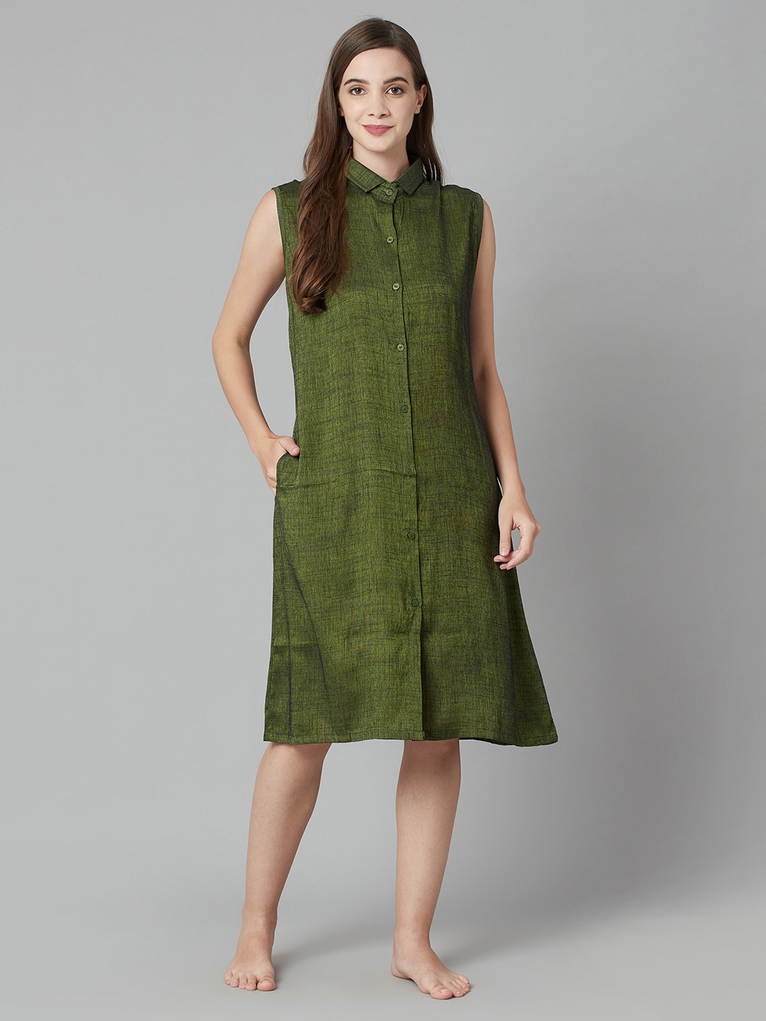 

TRUNDZ Green Solid Shirt Nightdress