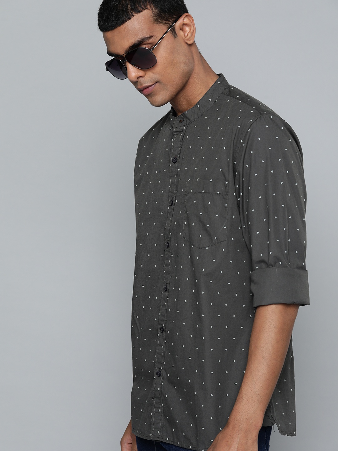 

Harvard Men Pure Cotton Charcoal Grey Printed Casual Shirt