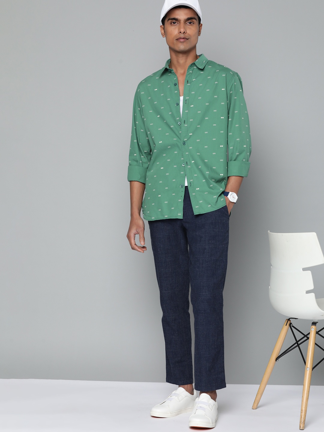 

Harvard Men Green Pure Cotton Conversational Print Casual Shirt