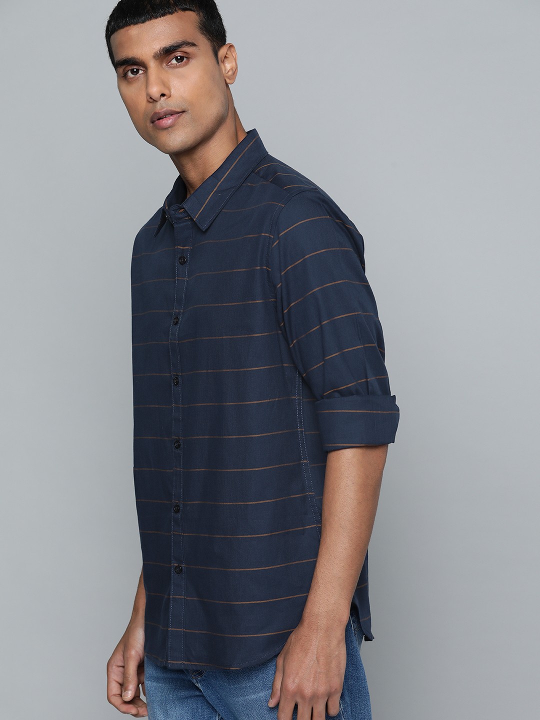 

Harvard Men Navy Blue & Brown Pure Cotton Horizontal Stripes Casual Shirt