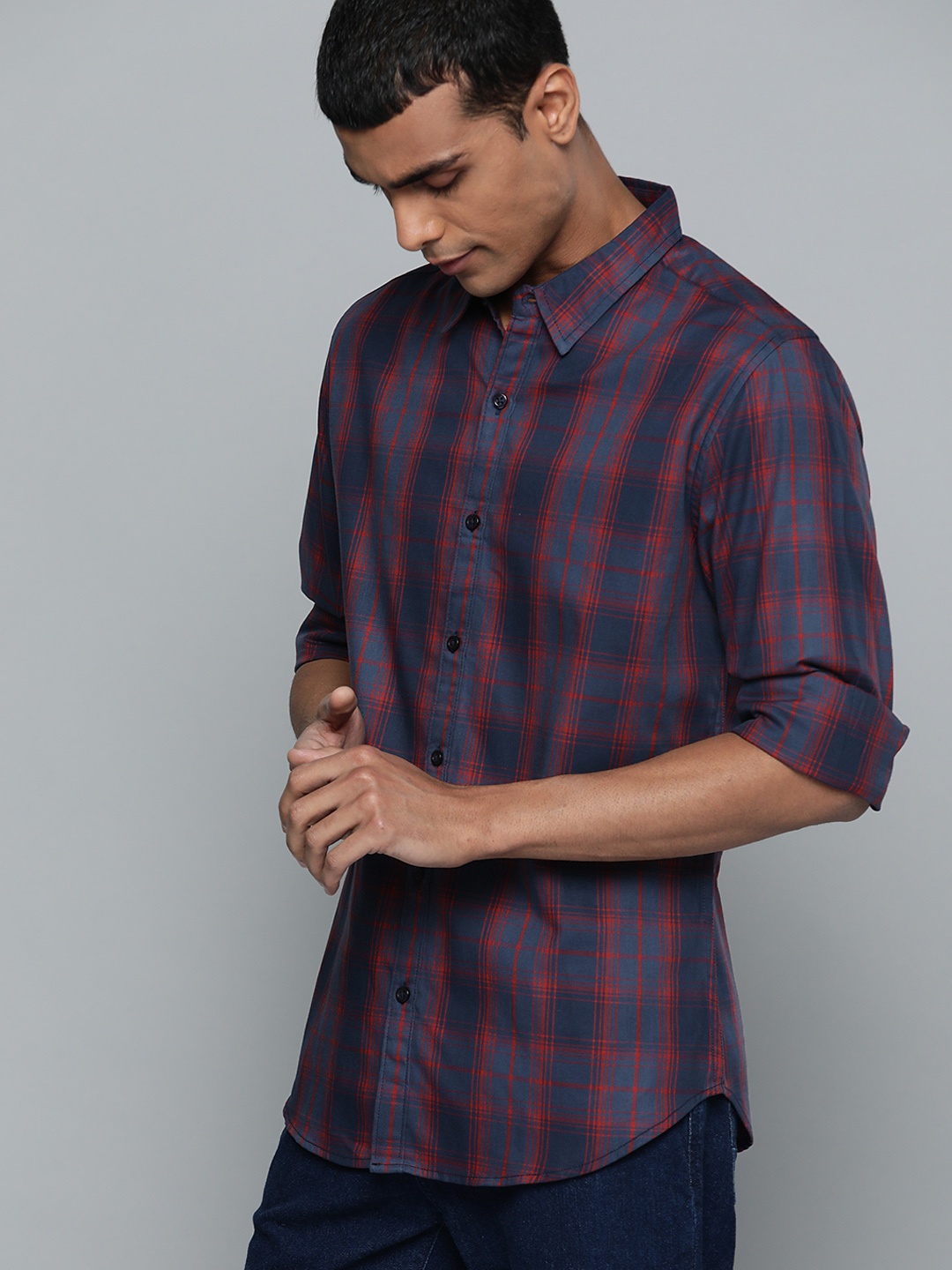 

Harvard Men Pure Cotton Navy Blue Tartan Checks Casual Shirt