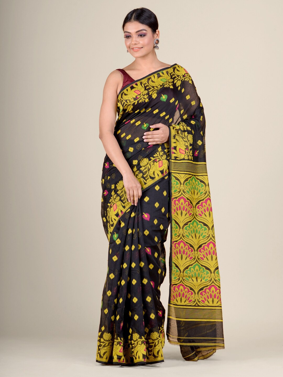 

Charukriti Women Black & Yellow Silk Cotton Jamdani Handloom Saree