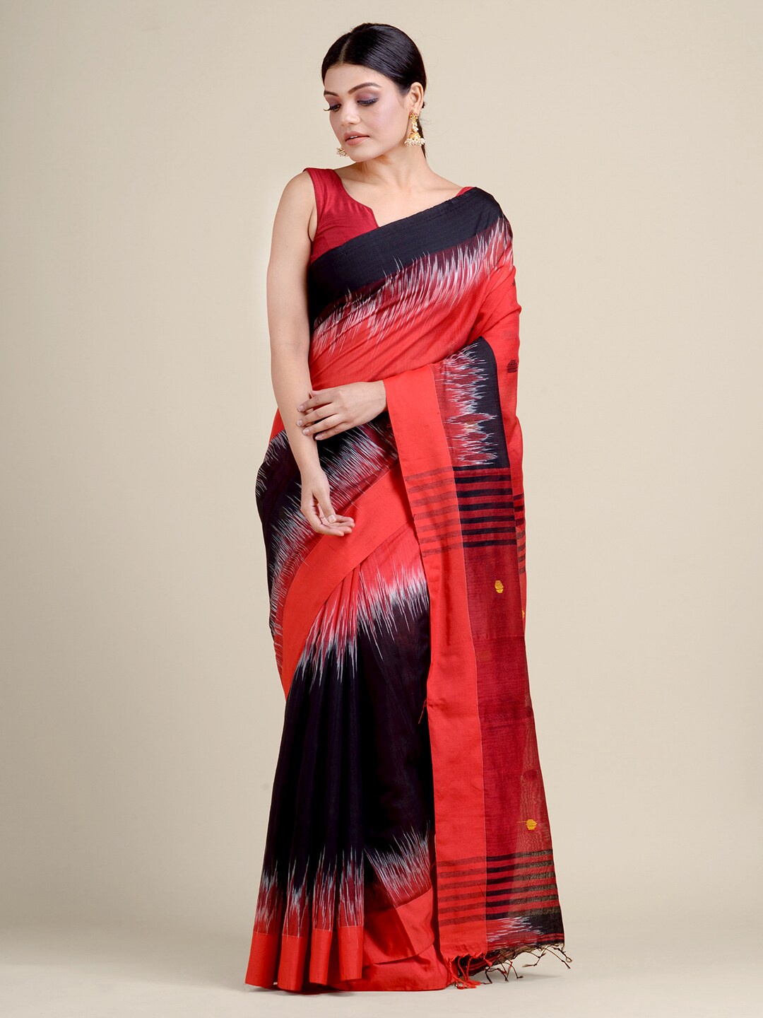 

Charukriti Red & Black Printed Saree