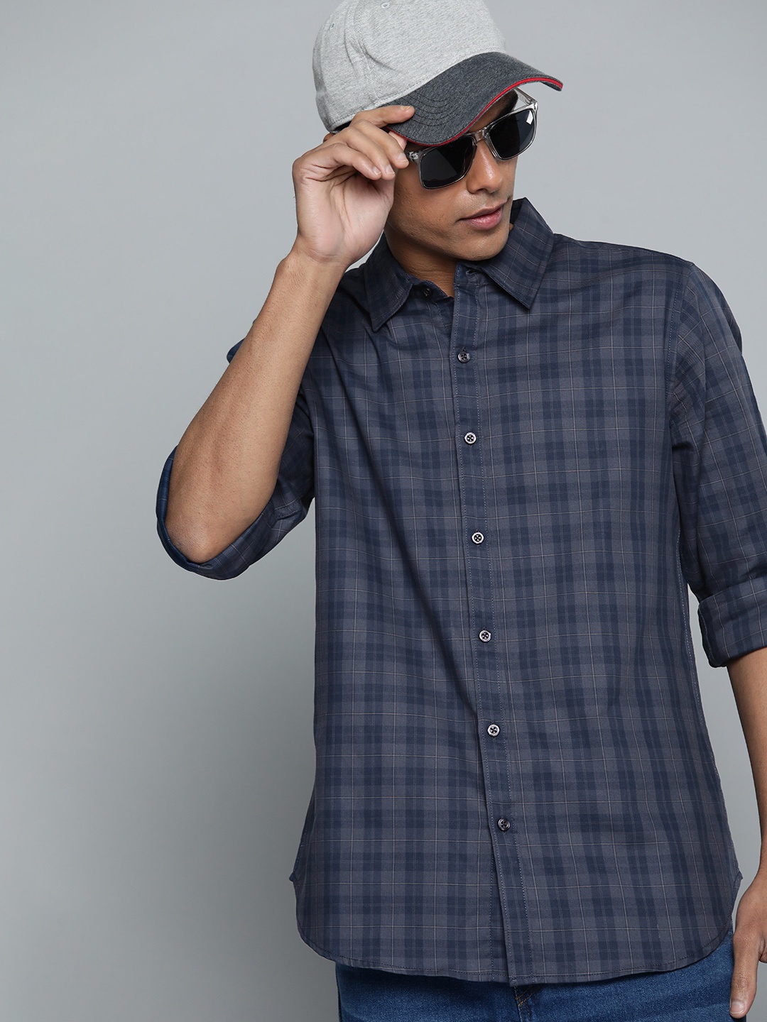 

Harvard Men Blue & Grey Pure Cotton Classic Fit Checked Casual Shirt
