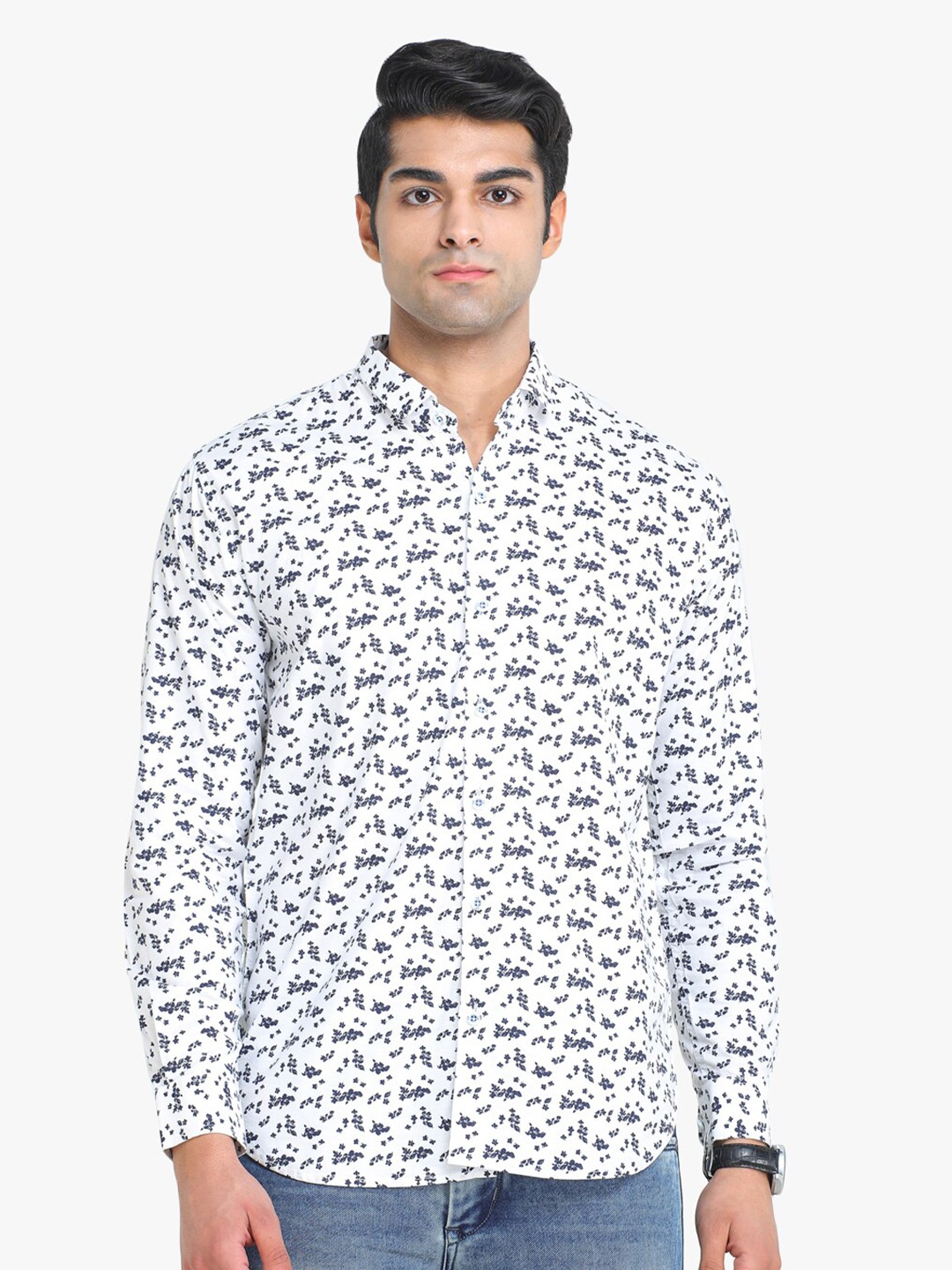 

COLVYNHARRIS JEANS Men White & Navy Blue Floral Print Slim Fit Casual Shirt