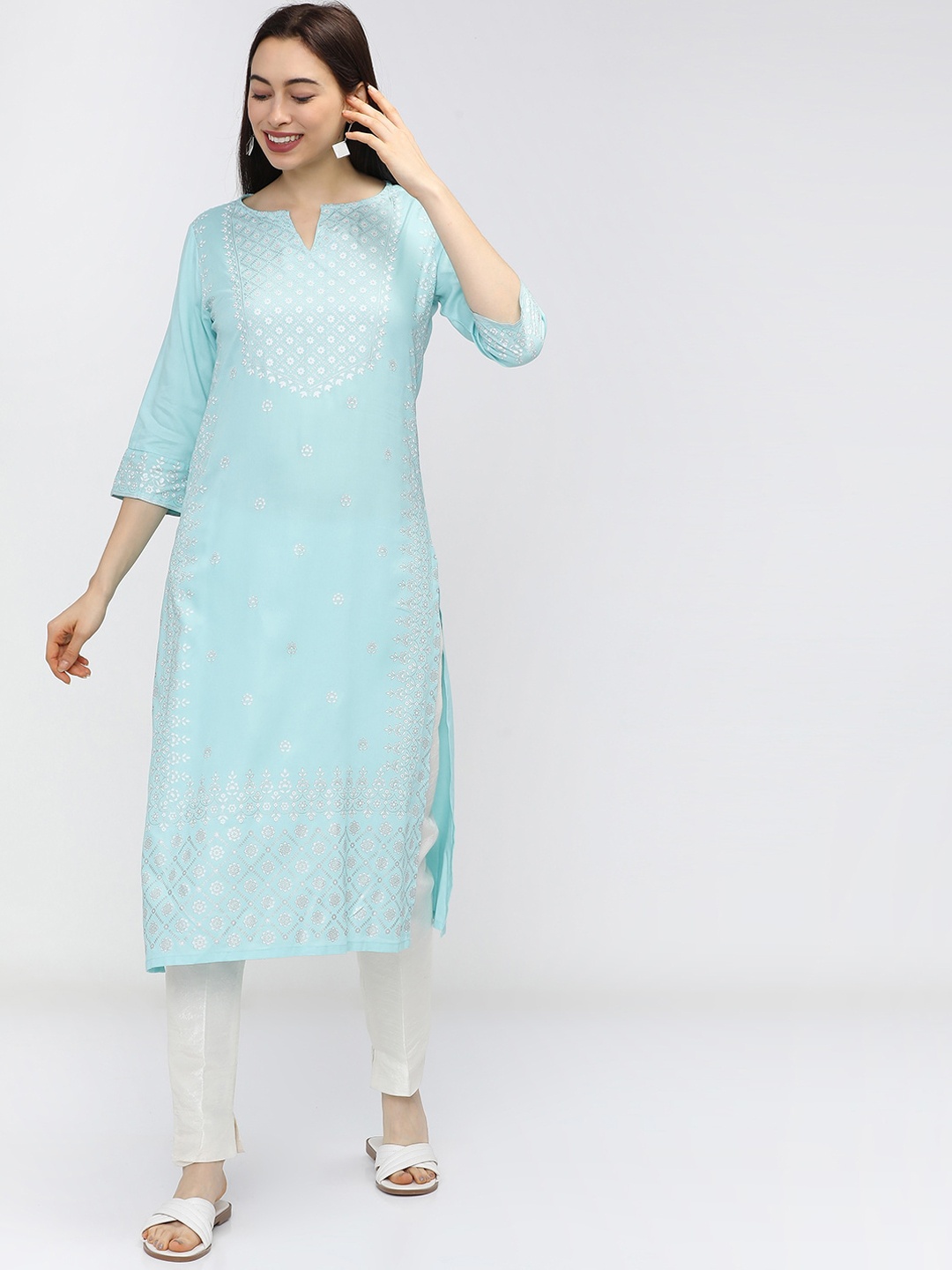 

Vishudh Women Blue & White Floral Print Straight Kurta
