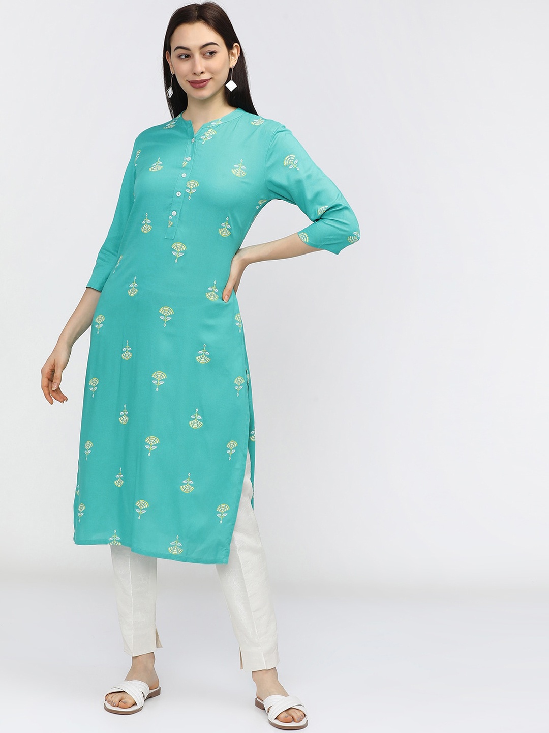 

Vishudh Women Blue Ethnic Motifs Printed Straight Kurta