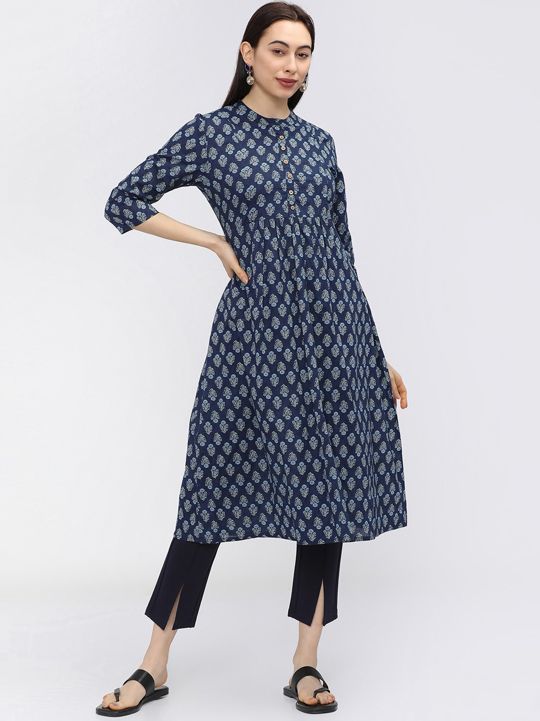 

Vishudh Women Blue Ethnic Motifs Printed Kurta