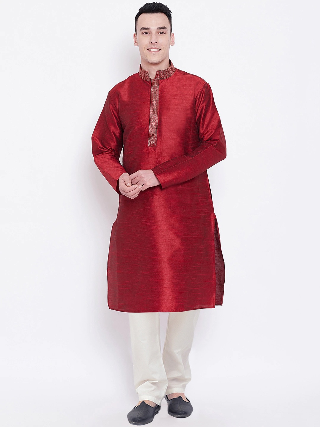 

SG LEMAN Men Maroon & White Solid Raw Silk Kurta with Pyjamas