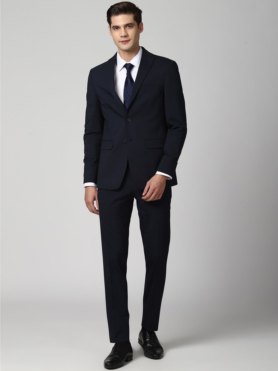 

Peter England Elite Men Navy Blue Solid Single-Breasted Slim-Fit Two-Piece Suit
