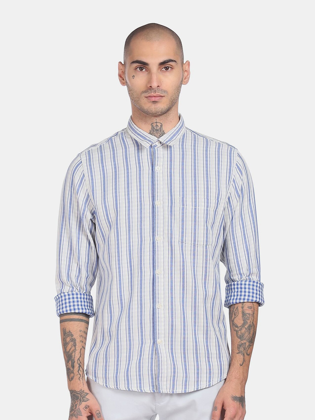 

Ruggers Men White Striped Casual Shirt
