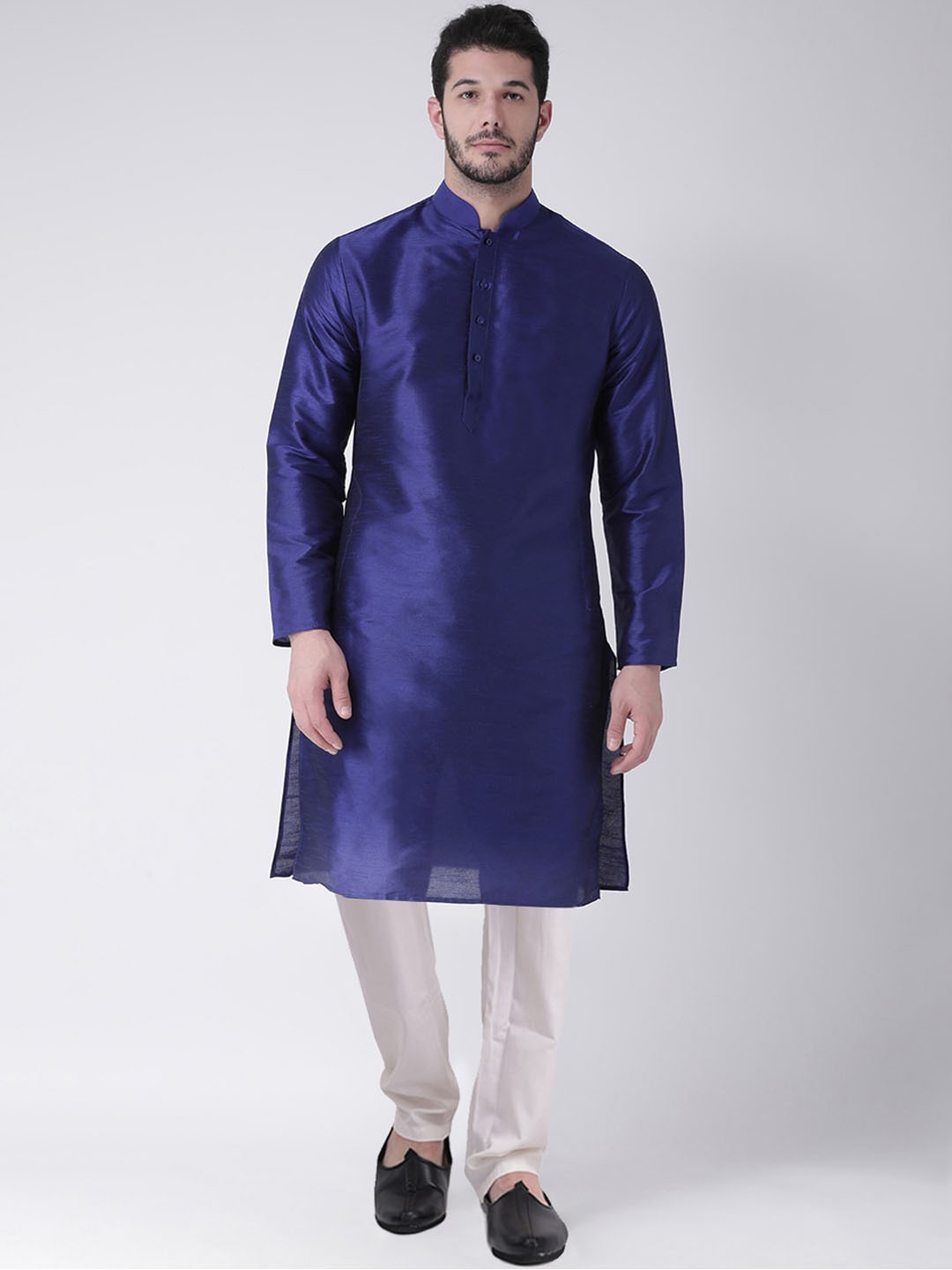 

SG LEMAN Men Navy Blue & White Raw Silk Kurta with Pyjamas