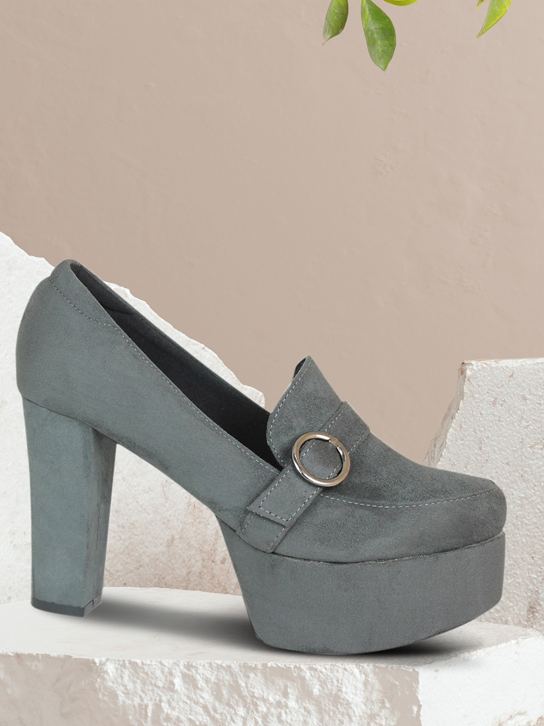 

Inc 5 Grey Party Block Pumps with Buckles