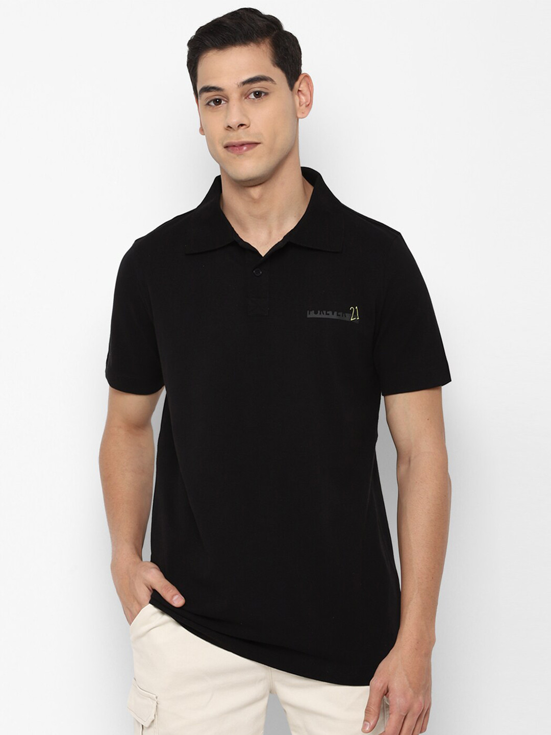 

FOREVER 21 Men Black Polo Collar T-shirt