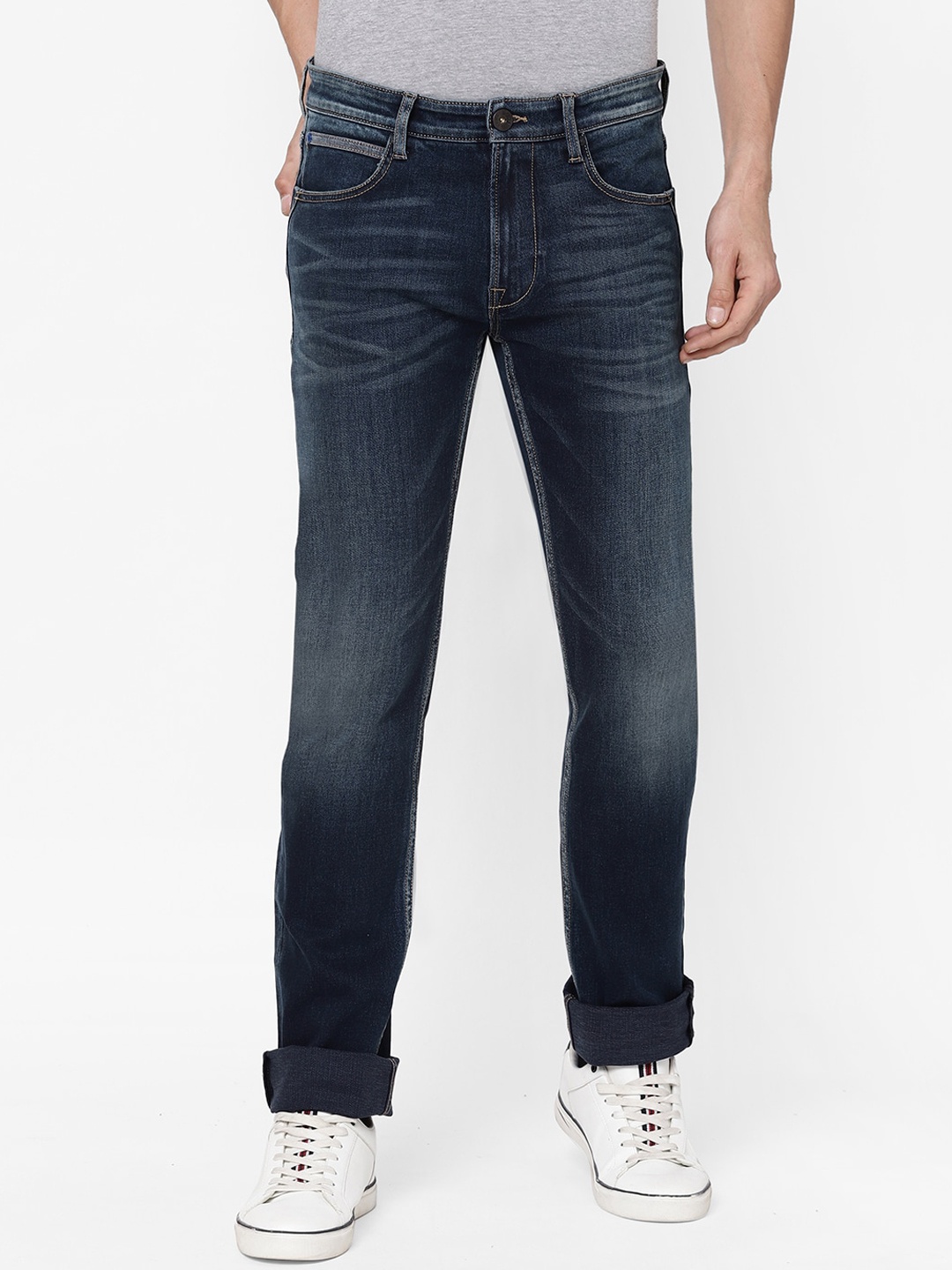 

Pepe Jeans Men Blue Mildly Distressed Light Fade Stretchable Jeans